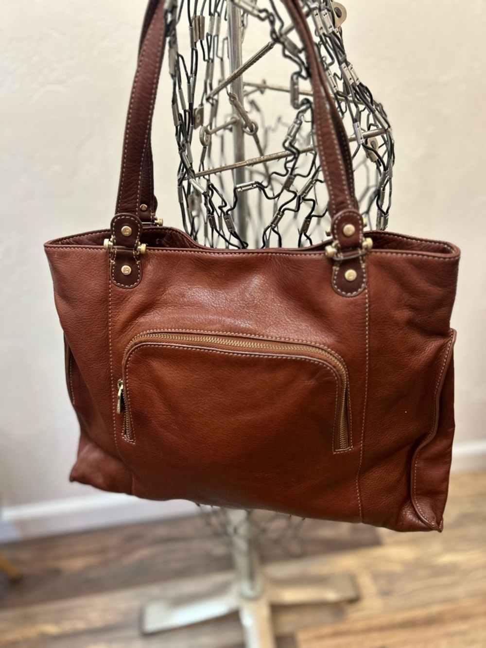 Liz Claiborne Leather Tote Handbag in Chestnut Brown